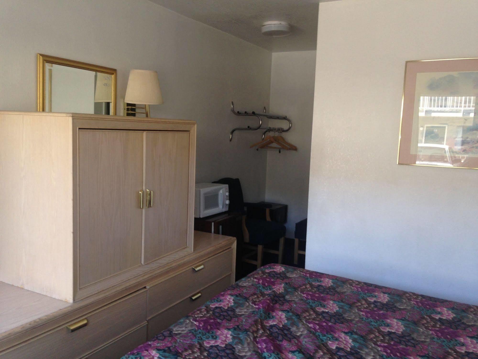 American Budget Inn And Suites-Modesto Kültér fotó